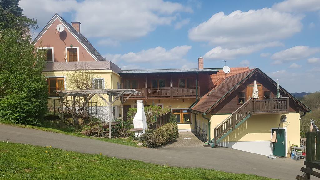 Ferienappartments Landhaus Fuehldichwohl Fehring Exterior photo